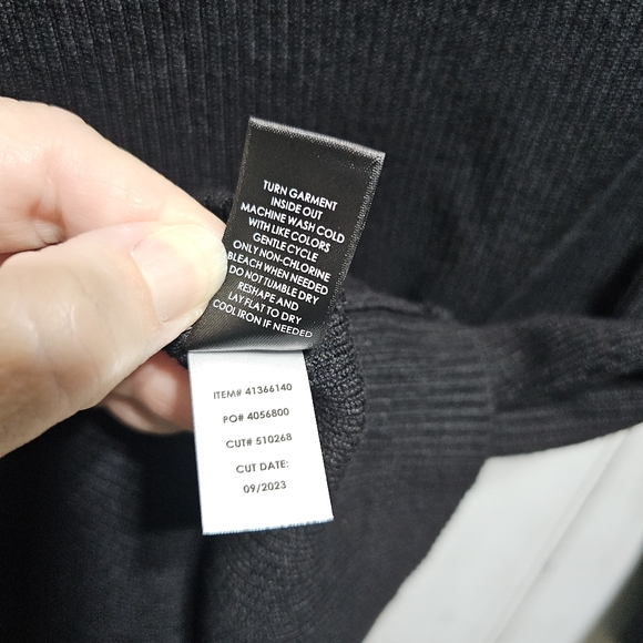 Torrid Women's Black Ribbed V-Neck Rayon Knit Sweater Size 3X Long Sleeve. - Picture 9 of 10